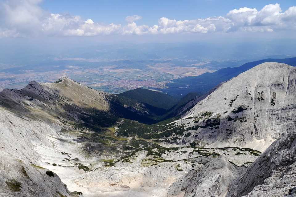 Bansko, Bulgaria - Is it time for A Ski vacation again? Tours, lodging and nearby hotels